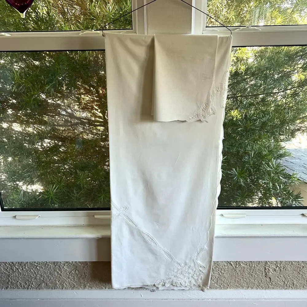 Vintage White 100% Cotton Battenberg Lace Tablecloth with 4 Matching Napkins